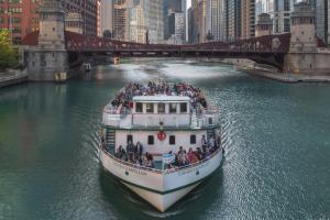tour boats chicago